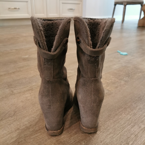 UGG Wedge Boots - Picture 4 of 7